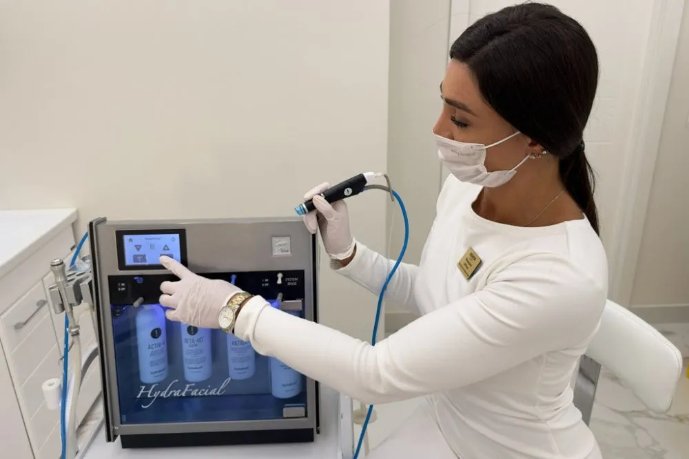 Аппаратная чистка лица