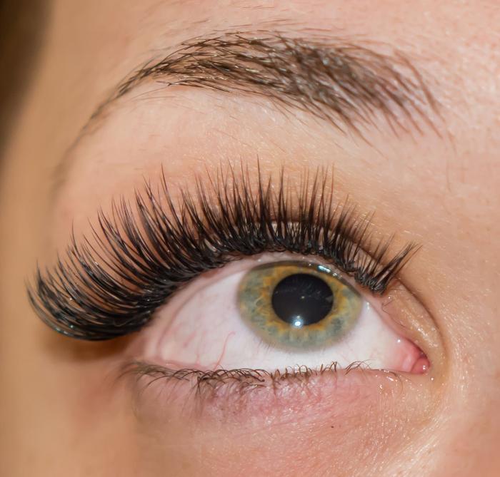 Недостатки подстрижки ресниц